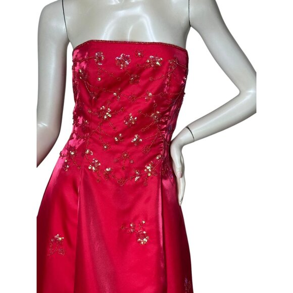 Y2K strapless gown with corset back and sequin flowers by Morgan & Co Size 9/10 - Picture 4 of 8